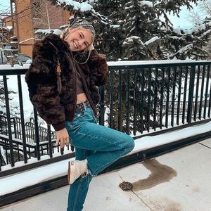 Meet your Posher, Jillian